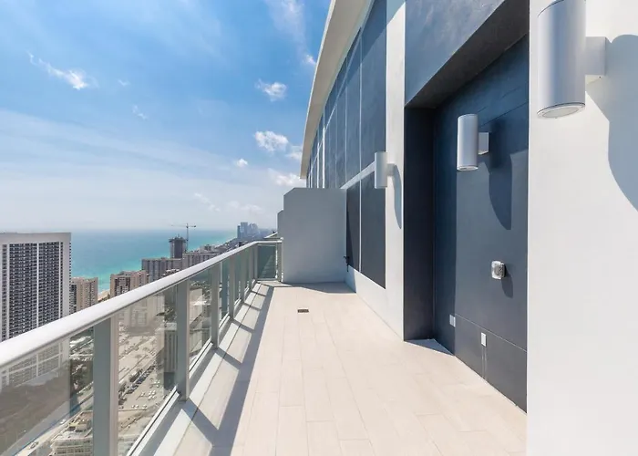 Hyde Beach House Hollywood Private Suites