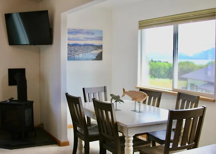 Seafarer Suites Homer