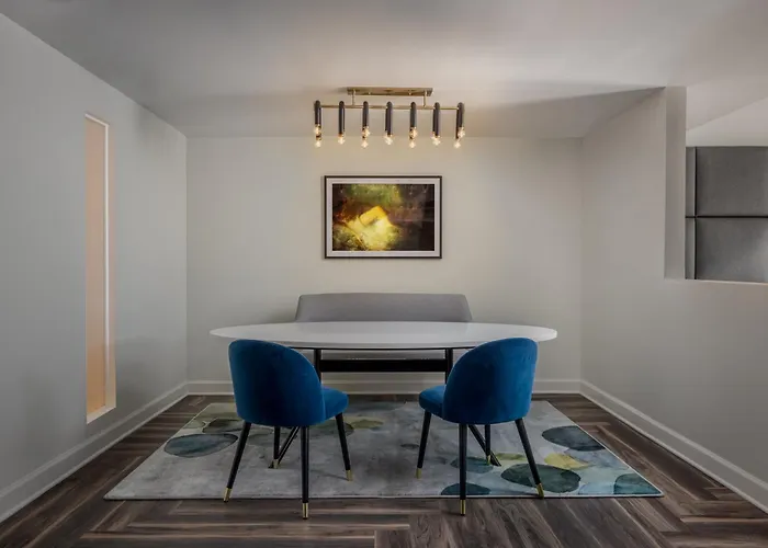 Hotel Deco Omaha