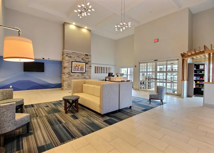 Holiday Inn Express Hotel & Suites Milwaukee Airport By Ihg