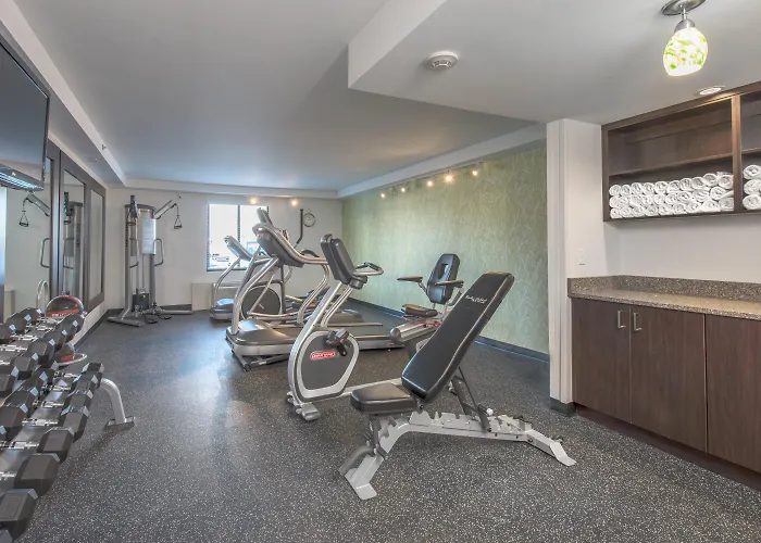 Doubletree By Hilton Charlotte Airport Hotel