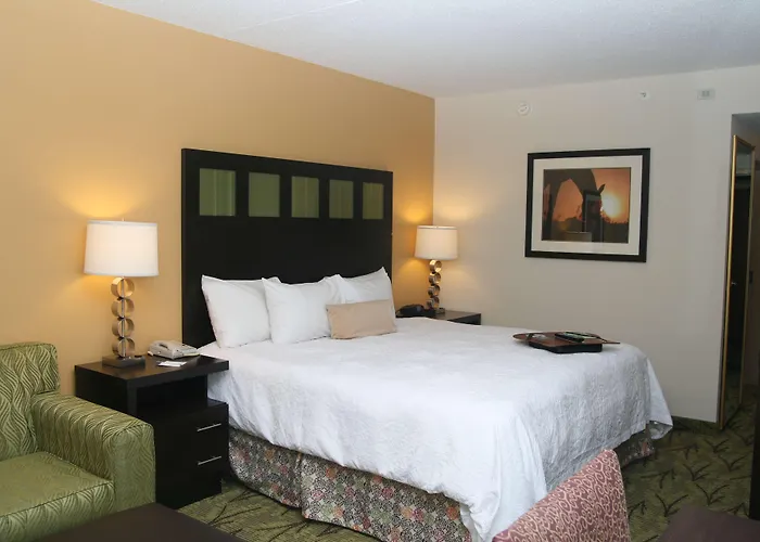 Hampton Inn & Suites Tulsa-Woodland Hills