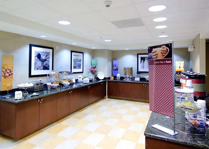Hampton Inn & Suites Moreno Valley