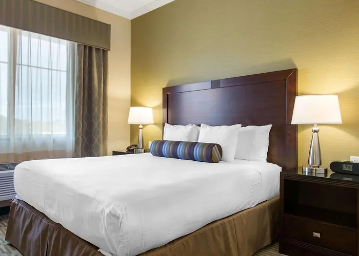 The Oaks Hotel & Suites Paso Robles
