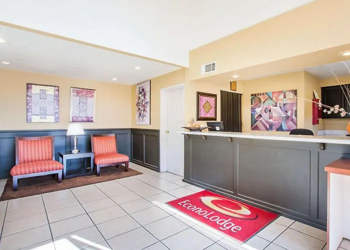 Econo Lodge Inn & Suites Lodi - Wine Country Area