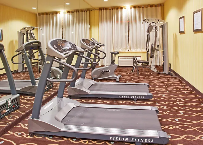 Holiday Inn Express & Suites Salinas By Ihg