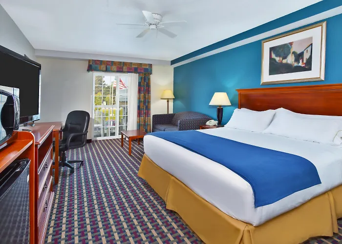 Holiday Inn Express Hotel & Suites Petoskey By Ihg