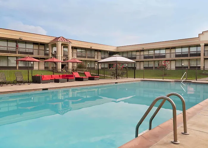 Baymont By Wyndham Culpeper Hotel