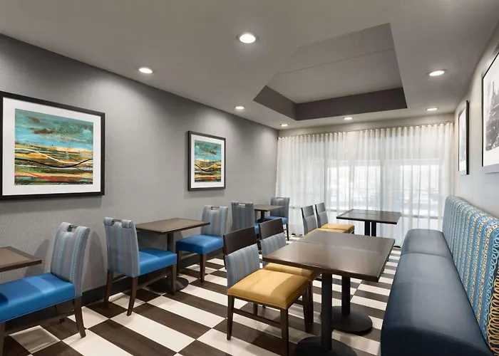 Hampton Inn Appleton-Fox River Mall Area