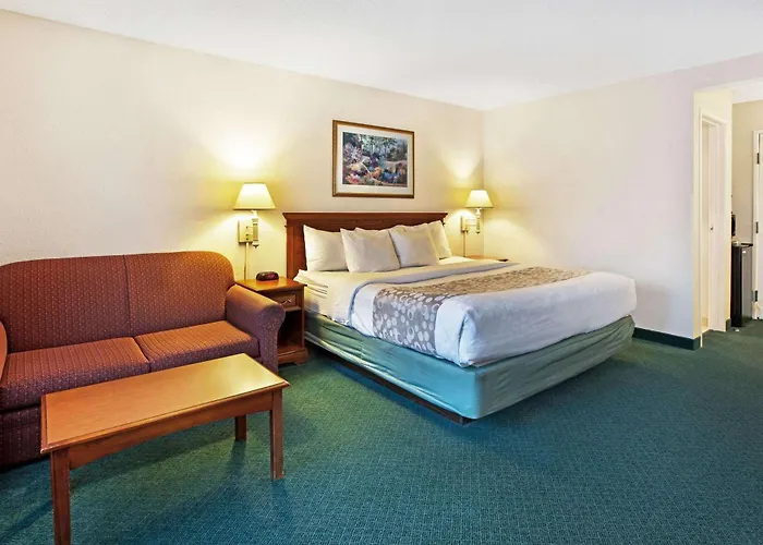 La Quinta Inn By Wyndham Detroit Canton