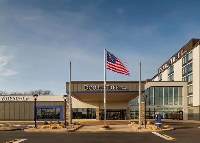 Doubletree By Hilton Madison East Hotel