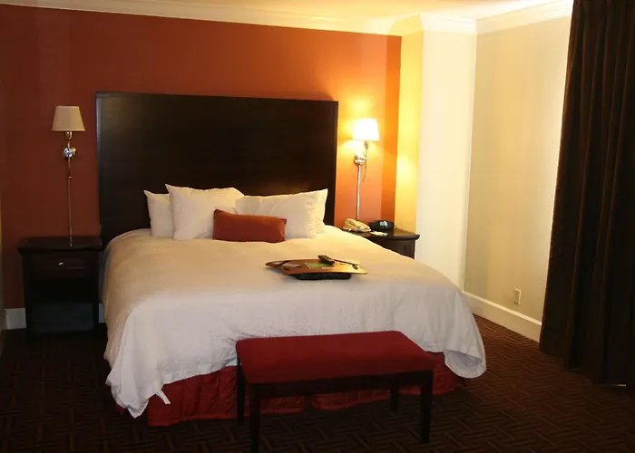 Hampton Inn & Suites Stamford