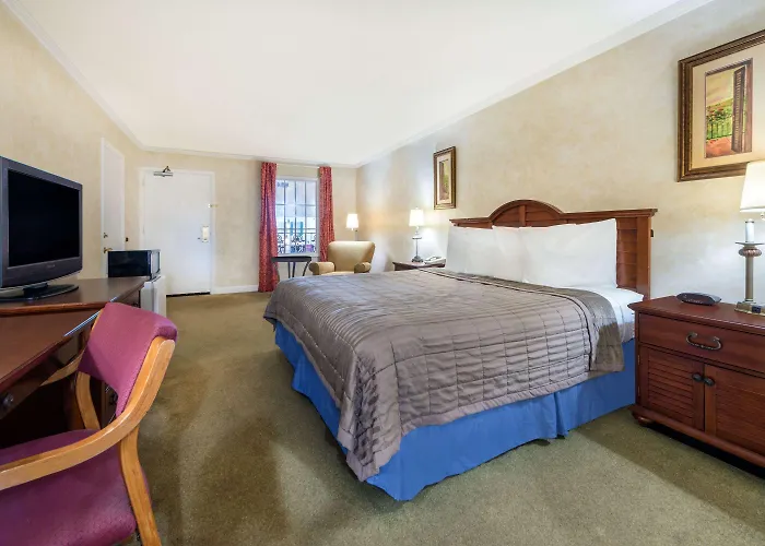 Howard Johnson By Wyndham Burlington