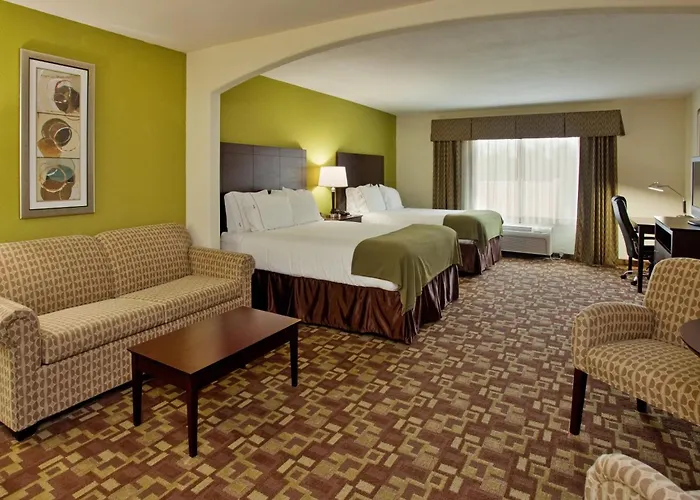 Holiday Inn Express Hotel & Suites Kansas City Sports Complex By Ihg