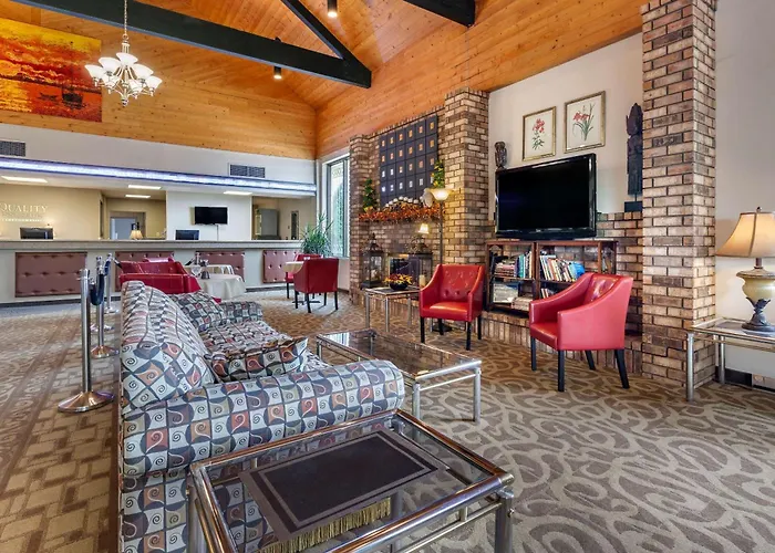 Quality Inn & Suites Escanaba North