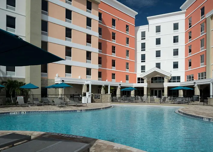 Hampton Inn & Suites Cape Canaveral Cruise Port, Fl