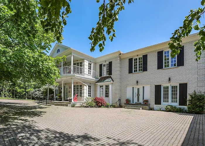 Somerset - A Private Retreat Niagara-on-the-Lake