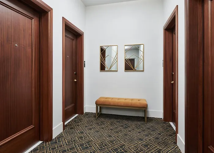 The Darling Hotel Visalia