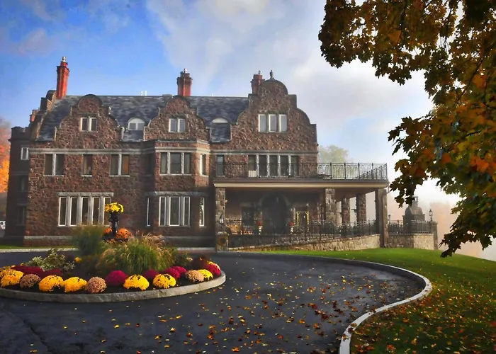 The Inn At Erlowest Lake George