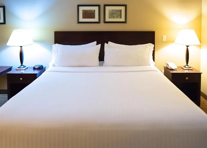 Holiday Inn Express Devils Lake By Ihg