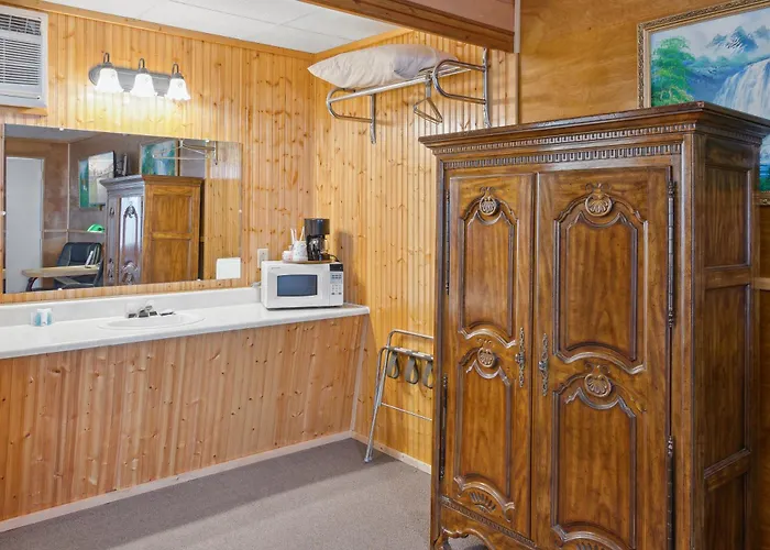 Vindel Motel Mackinaw City
