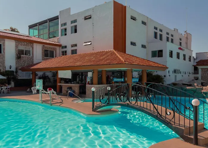 Maria Isabel Colima Hotel
