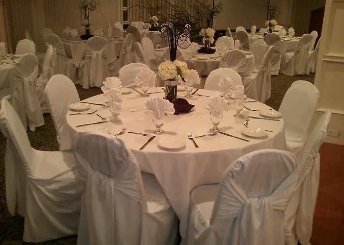 Compass Point Inn - Surrey