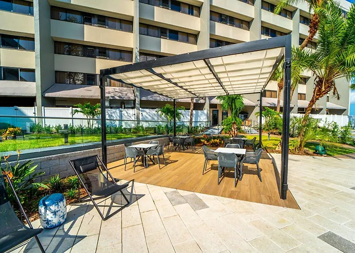 Doubletree By Hilton Tampa Rocky Point Waterfront Hotel