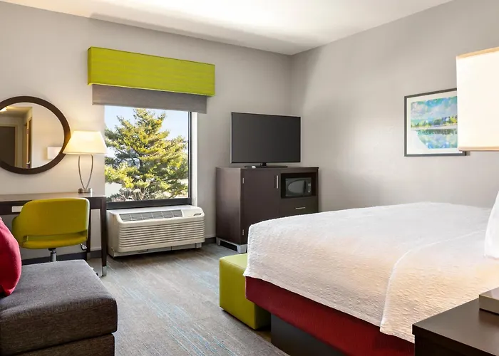 Hampton Inn & Suites York South
