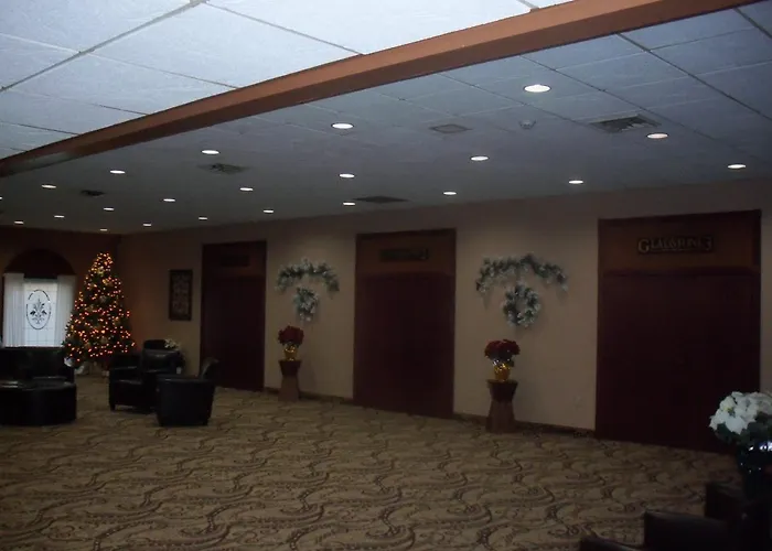 Gladstone Inn And Suites Jamestown