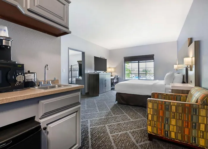 Wyndham Garden Appleton Hotel
