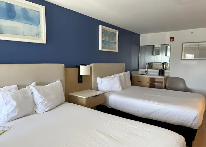 Hatchway Hotel Rockland