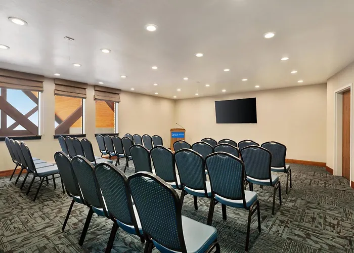 Delta Hotels By Marriott Helena Colonial