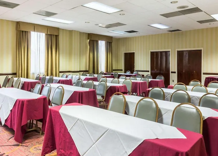 Clarion Hotel Somerset - New Brunswick