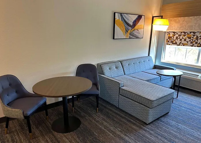 La Quinta By Wyndham Macon West Hotel