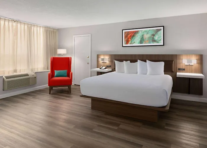 Wyndham Garden Norfolk Downtown Hotel