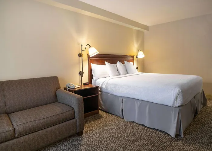 The Yankee Inn Lenox