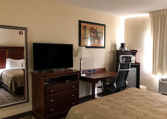 Quality Inn I-70 At Wanamaker Topeka