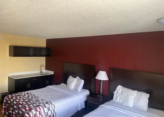 Red Roof Inn & Suites Indianapolis Airport