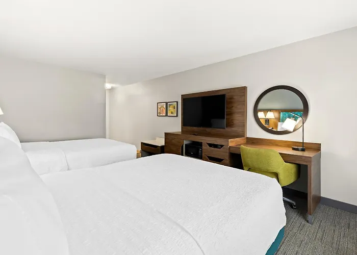 Hampton Inn & Suites Canton North Canton