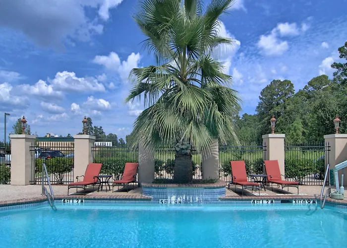 Best Western Plus Crown Colony Inn & Suites Lufkin