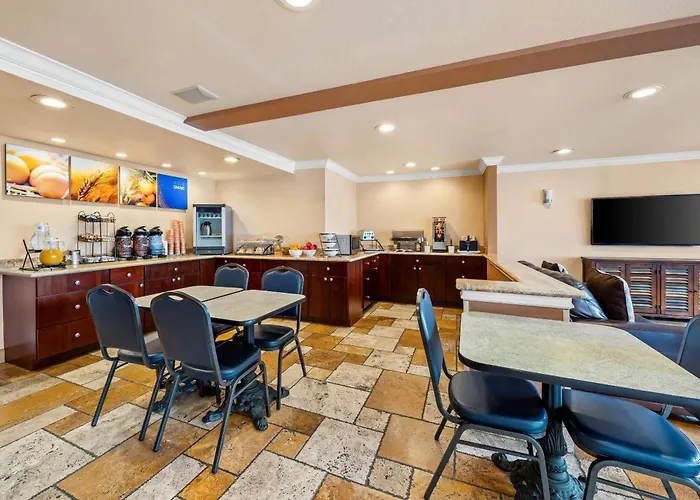 Comfort Inn & Suites Salinas City Center Area