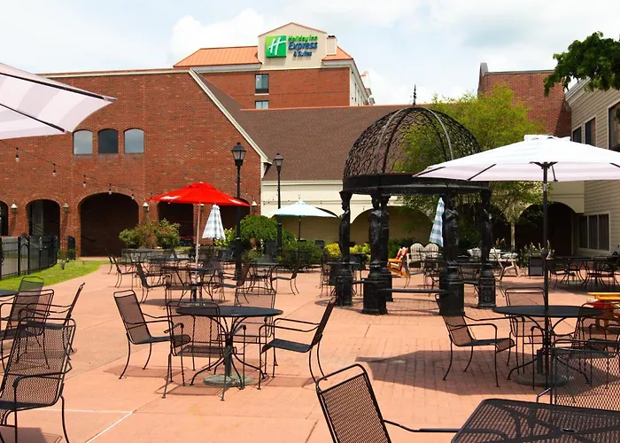 Holiday Inn Express & Suites Albany Airport Area - Latham By Ihg