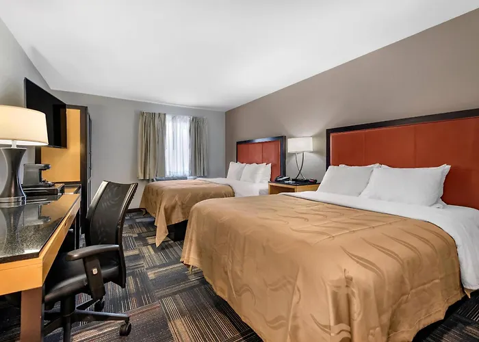 Quality Inn & Suites Evansville Downtown