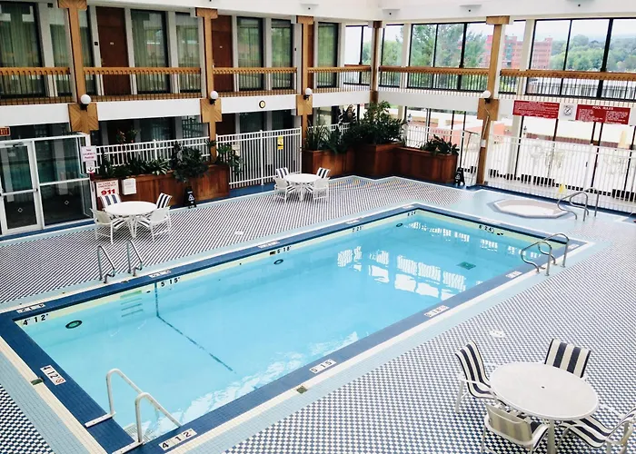 Holiday Inn & Suites Pittsfield-Berkshires By Ihg