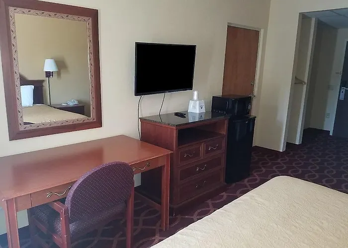 American Inn Evansville East