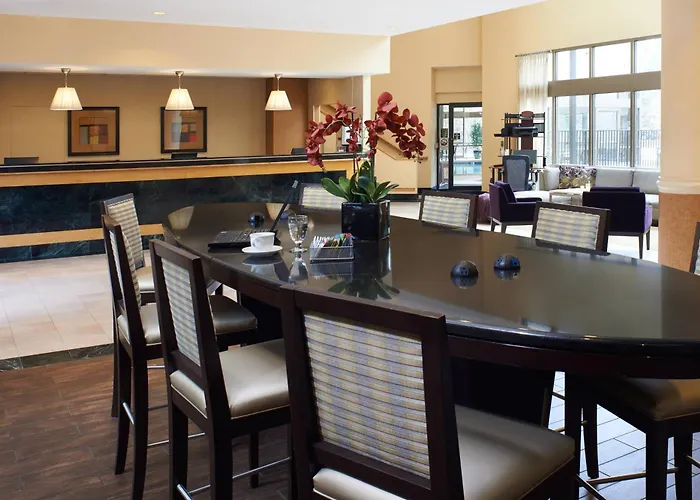 Detroit Marriott Livonia Hotel
