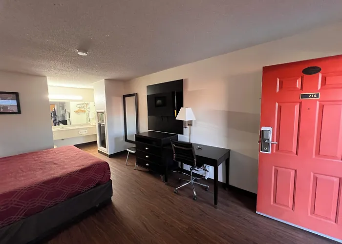 Econo Lodge Inn & Suites Tuscaloosa I-20