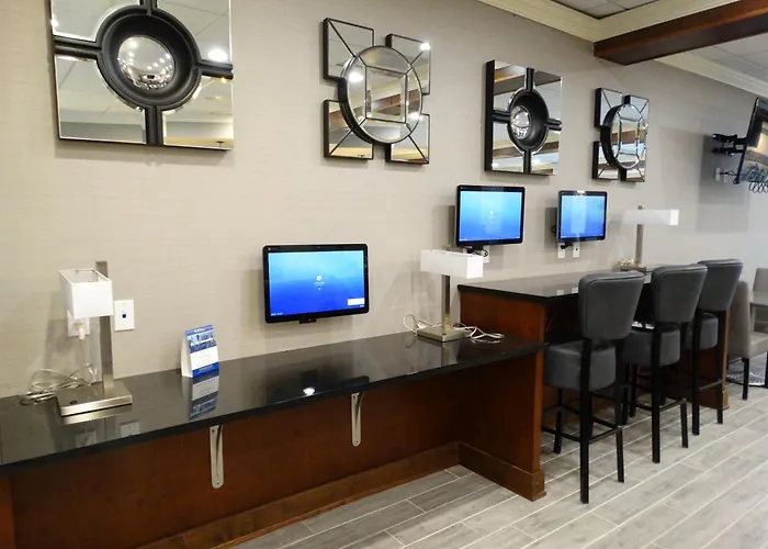 Cottonwood Airport & Expo Hotel Louisville