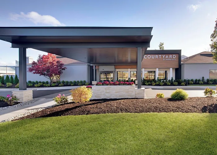 Courtyard Detroit Southfield Hotel